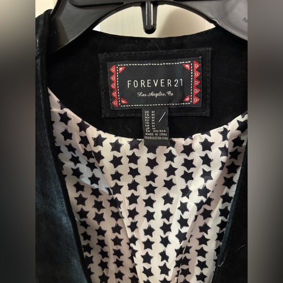 Forever 21 Black and White Star Patterned Vest - Picture 4 of 11